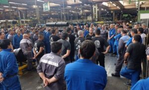 FATE bloquea ingreso de delegados y suspende trabajadores tras reclamo por 11 meses sin paritarias