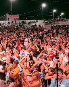 Un sábado de cabalgata, música y encuentro en la Fiesta del Olivo 2026 en Cruz del Eje.