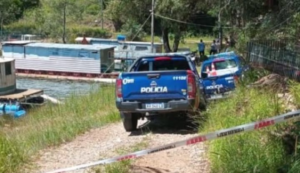 Un hombre fue encontrado sin vida en la costa del Dique Los Molinos, en cercanías del Club Aeroclub de Villa Ciudad del Parque, y las autoridades intentan determinar qué ocurrió.