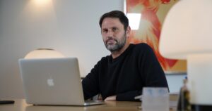 Grupo Octubre adquiere Mandarina Contenidos y suma a Mariano Chihade a la dirección de Canal 9